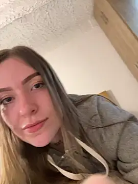 Snapshot of eilynxx chatting on 13, 2, 2025 eilynxx online show from 13, 2, 2025