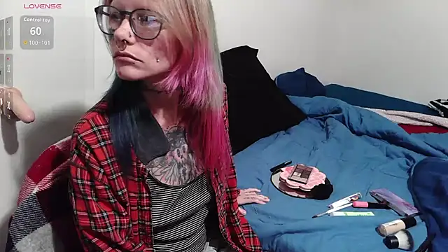 Snapshot of tvstatic chatting on 28, 2, 2026 tvstatic online show from 28, 2, 2026