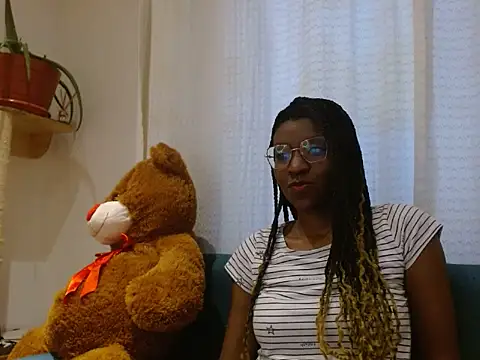 BrianaBrown1 online show from 13, 2, 2025