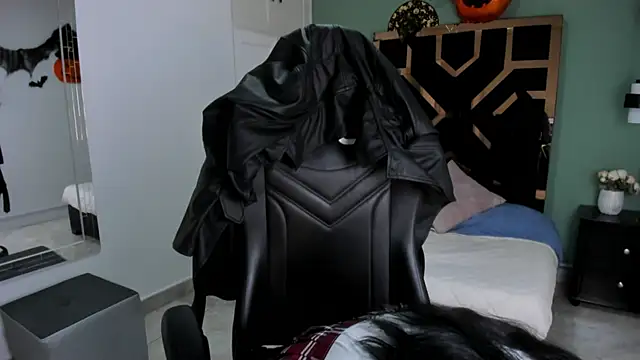 Billie Jhonson  online show from 2, 11, 2025