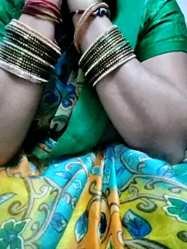 Snapshot of laxmitelugu78 chatting on 8, 3, 2025 laxmitelugu78 online show from 8, 3, 2025