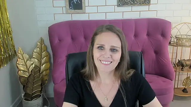 Snapshot of EmiliaBedy chatting on 6, 2, 2025 EmiliaBedy online show from 6, 2, 2025