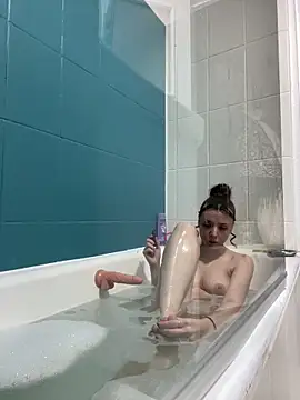 Snapshot of bunnythetailor chatting on 3, 2, 2025 bunnythetailor online show from 3, 2, 2025