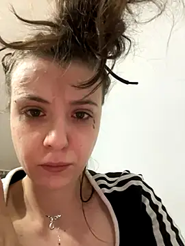 Snapshot of bunnythetailor chatting on 26, 11, 2025 bunnythetailor online show from 26, 11, 2025