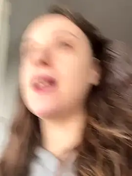 Snapshot of bunnythetailor chatting on 17, 12, 2025 bunnythetailor online show from 17, 12, 2025