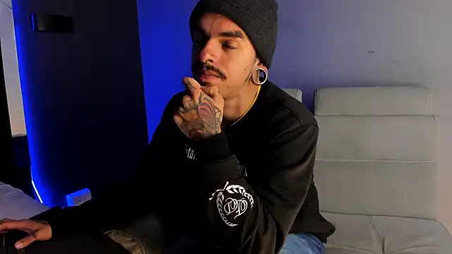 Snapshot of kaletattoo chatting on 4, 5, 2026 kaletattoo online show from 4, 5, 2026