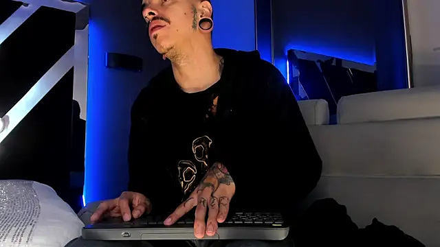 Snapshot of kaletattoo chatting on 21, 5, 2026 kaletattoo online show from 21, 5, 2026
