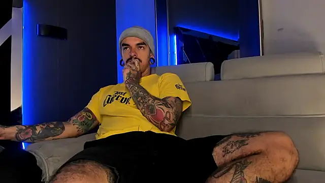 Snapshot of kaletattoo chatting on 1, 6, 2026 kaletattoo online show from 1, 6, 2026