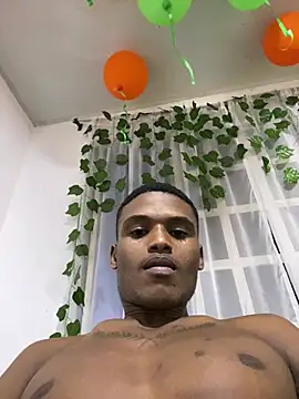 Snapshot of kenner_jacksom chatting on 5, 3, 2025 kenner jacksom online show from 5, 3, 2025