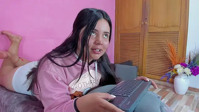 Snapshot of evaa_greey chatting on 13, 2, 2025 evaa greey online show from 13, 2, 2025