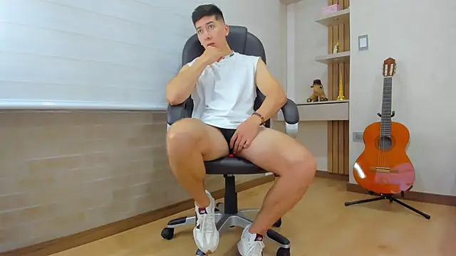 Snapshot of Tombarden chatting on 3, 12, 2025 Tombarden online show from 3, 12, 2025