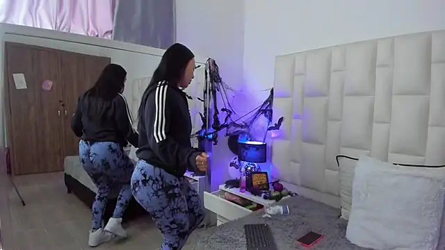 Snapshot of Ariana_rouse chatting on 29, 10, 2025 Ariana rouse online show from 29, 10, 2025