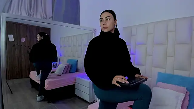 Snapshot of Ariana_rouse chatting on 27, 11, 2025 Ariana rouse online show from 27, 11, 2025