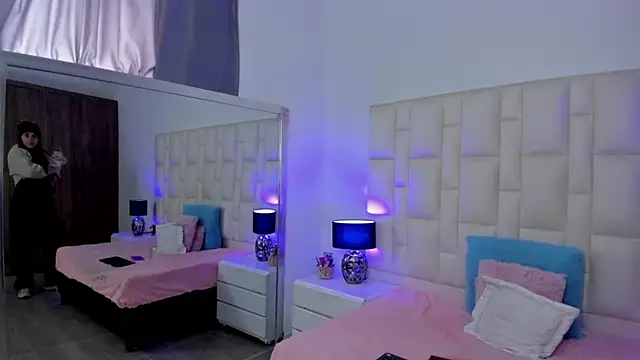 Snapshot of Ariana_rouse chatting on 29, 11, 2025 Ariana rouse online show from 29, 11, 2025