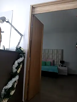 Snapshot of Ariana_rouse chatting on 3, 12, 2025 Ariana rouse online show from 3, 12, 2025