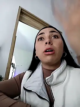 Snapshot of Ariana_rouse chatting on 5, 12, 2025 Ariana rouse online show from 5, 12, 2025