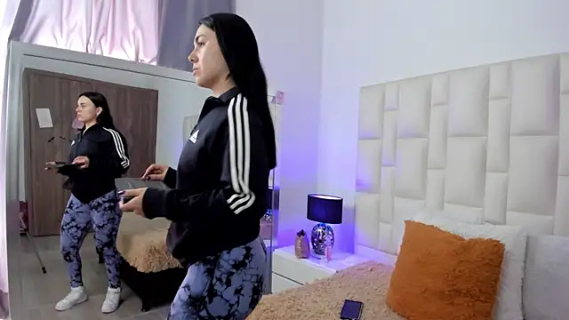 Ariana rouse online show from 8, 1, 2026