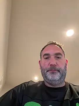 Snapshot of harrychest chatting on 7, 5, 2026 harrychest online show from 7, 5, 2026