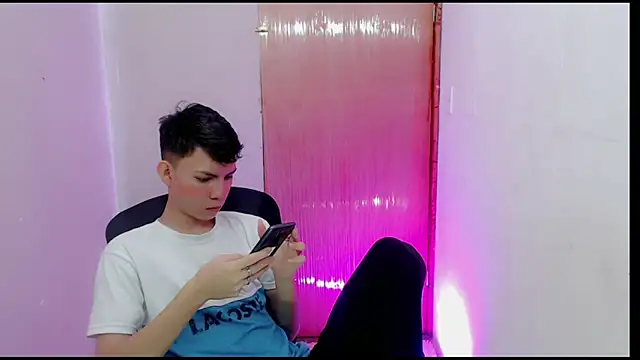 Snapshot of Alexxx_lov chatting on 11, 2, 2025 Alexxx lov online show from 11, 2, 2025