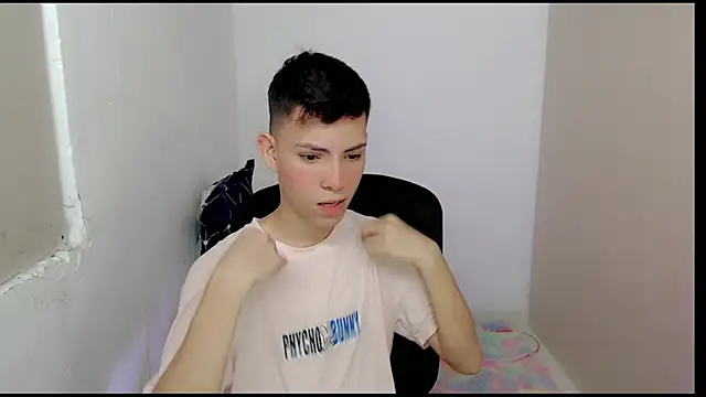 Snapshot of Alexxx_lov chatting on 19, 3, 2025 Alexxx lov online show from 19, 3, 2025