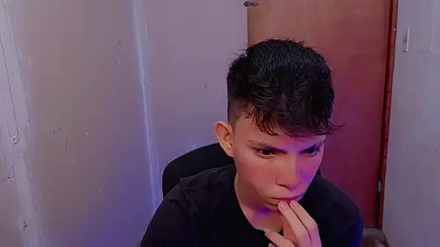 Alexxx lov online show from 18, 2, 2026