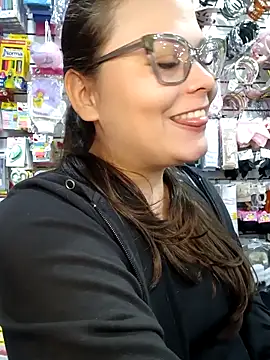 Vale Saenzz online show from 10, 11, 2025