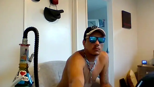 Snapshot of TAIZWRLD chatting on 5, 1, 2026 TAIZWRLD online show from 5, 1, 2026