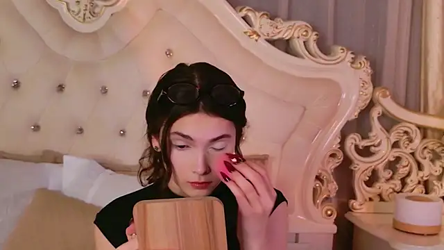 Snapshot of GIGI_DAV chatting on 30, 10, 2025 GIGI DAV online show from 30, 10, 2025