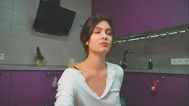 Snapshot of KennaVorn chatting on 2, 2, 2025 KennaVorn online show from 2, 2, 2025