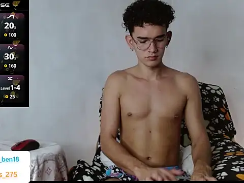 Snapshot of Bennie__1 chatting on 28, 11, 2025 Bennie 1 online show from 28, 11, 2025