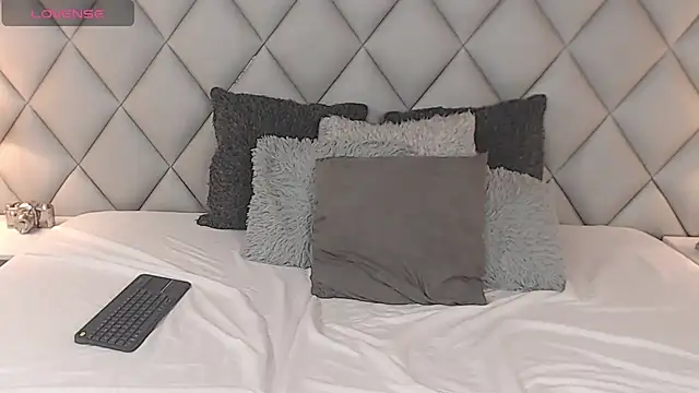 Snapshot of LalyCastro chatting on 17, 2, 2025 LalyCastro online show from 17, 2, 2025