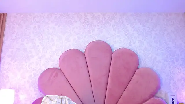 ElhaThomson online show from 25, 11, 2025