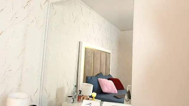 Snapshot of IsabelaWoods chatting on 21, 2, 2025 IsabelaWoods online show from 21, 2, 2025
