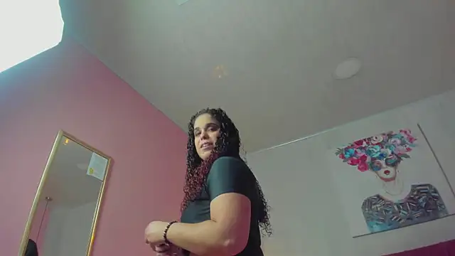 Snapshot of ninna_curly chatting on 24, 2, 2025 ninna curly online show from 24, 2, 2025