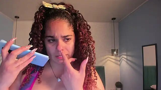 Snapshot of ninna_curly chatting on 10, 9, 2025 ninna curly online show from 10, 9, 2025