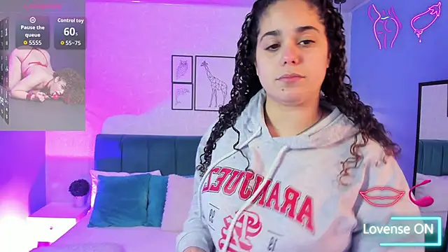 Snapshot of ninna_curly chatting on 15, 9, 2025 ninna curly online show from 15, 9, 2025