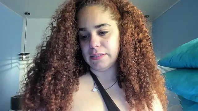 Snapshot of ninna_curly chatting on 7, 10, 2025 ninna curly online show from 7, 10, 2025