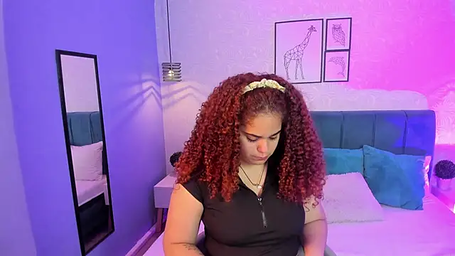 Snapshot of ninna_curly chatting on 13, 10, 2025 ninna curly online show from 13, 10, 2025