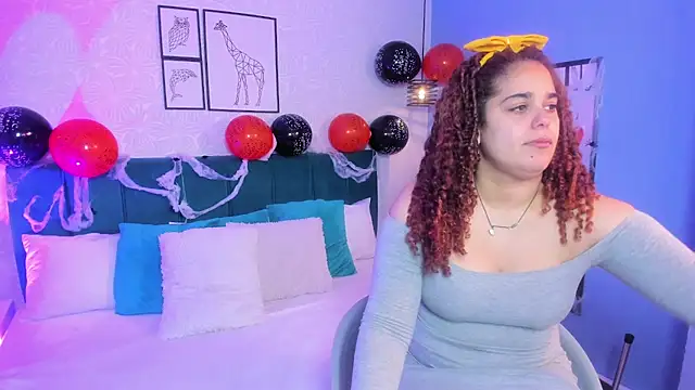 Snapshot of ninna_curly chatting on 28, 10, 2025 ninna curly online show from 28, 10, 2025