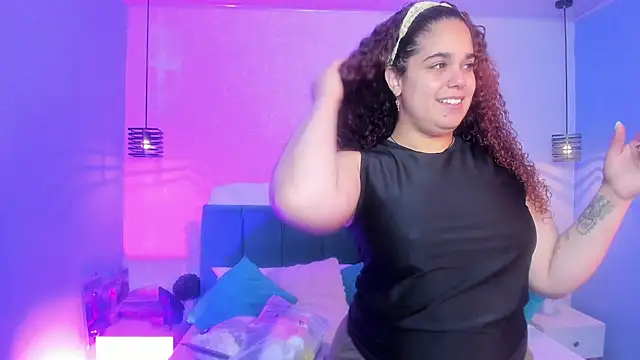 Snapshot of ninna_curly chatting on 12, 11, 2025 ninna curly online show from 12, 11, 2025