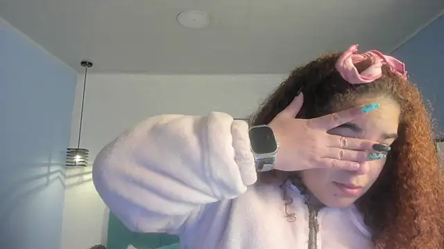 Snapshot of ninna_curly chatting on 14, 11, 2025 ninna curly online show from 14, 11, 2025