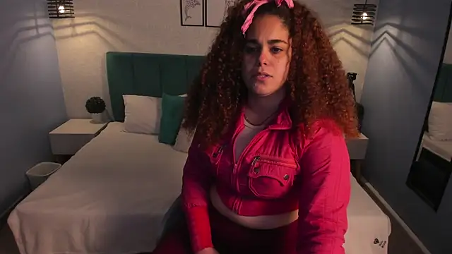 Snapshot of ninna_curly chatting on 5, 12, 2025 ninna curly online show from 5, 12, 2025