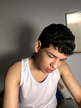 Snapshot of Santiago-Thompson chatting on 22, 12, 2025 Santiago-Thompson online show from 22, 12, 2025