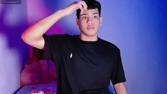 Snapshot of Santiago-Thompson chatting on 16, 3, 2026 Santiago-Thompson online show from 16, 3, 2026