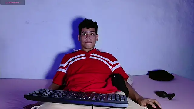 Snapshot of Santiago-Thompson chatting on 31, 3, 2026 Santiago-Thompson online show from 31, 3, 2026