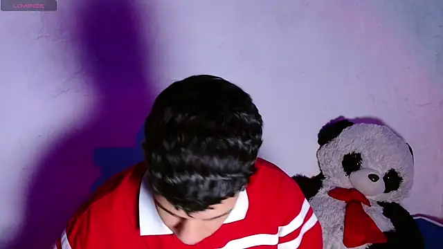 Snapshot of Santiago-Thompson chatting on 7, 4, 2026 Santiago-Thompson online show from 7, 4, 2026