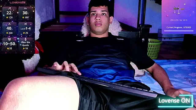 Snapshot of Santiago-Thompson chatting on 25, 4, 2026 Santiago-Thompson online show from 25, 4, 2026