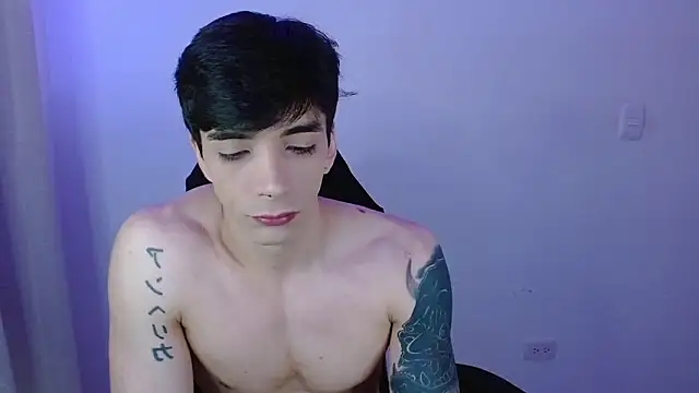 Snapshot of H3ll_B0I chatting on 4, 4, 2026 H3ll B0I online show from 4, 4, 2026