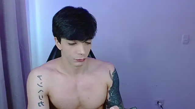 Snapshot of H3ll_B0I chatting on 21, 4, 2026 H3ll B0I online show from 21, 4, 2026