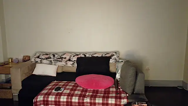 Snapshot of FreckleFaceBeauty chatting on 19, 3, 2026 FreckleFaceBeauty online show from 19, 3, 2026